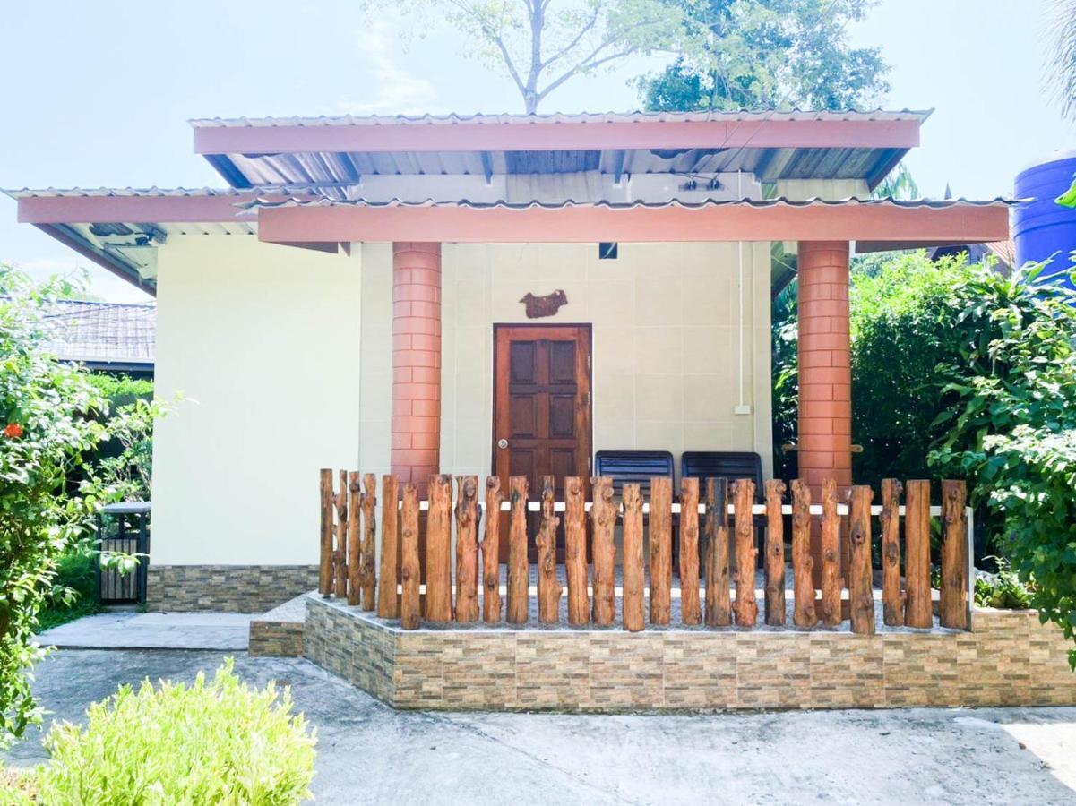 Samet Bellhouse Hotel Koh Samet Exterior photo