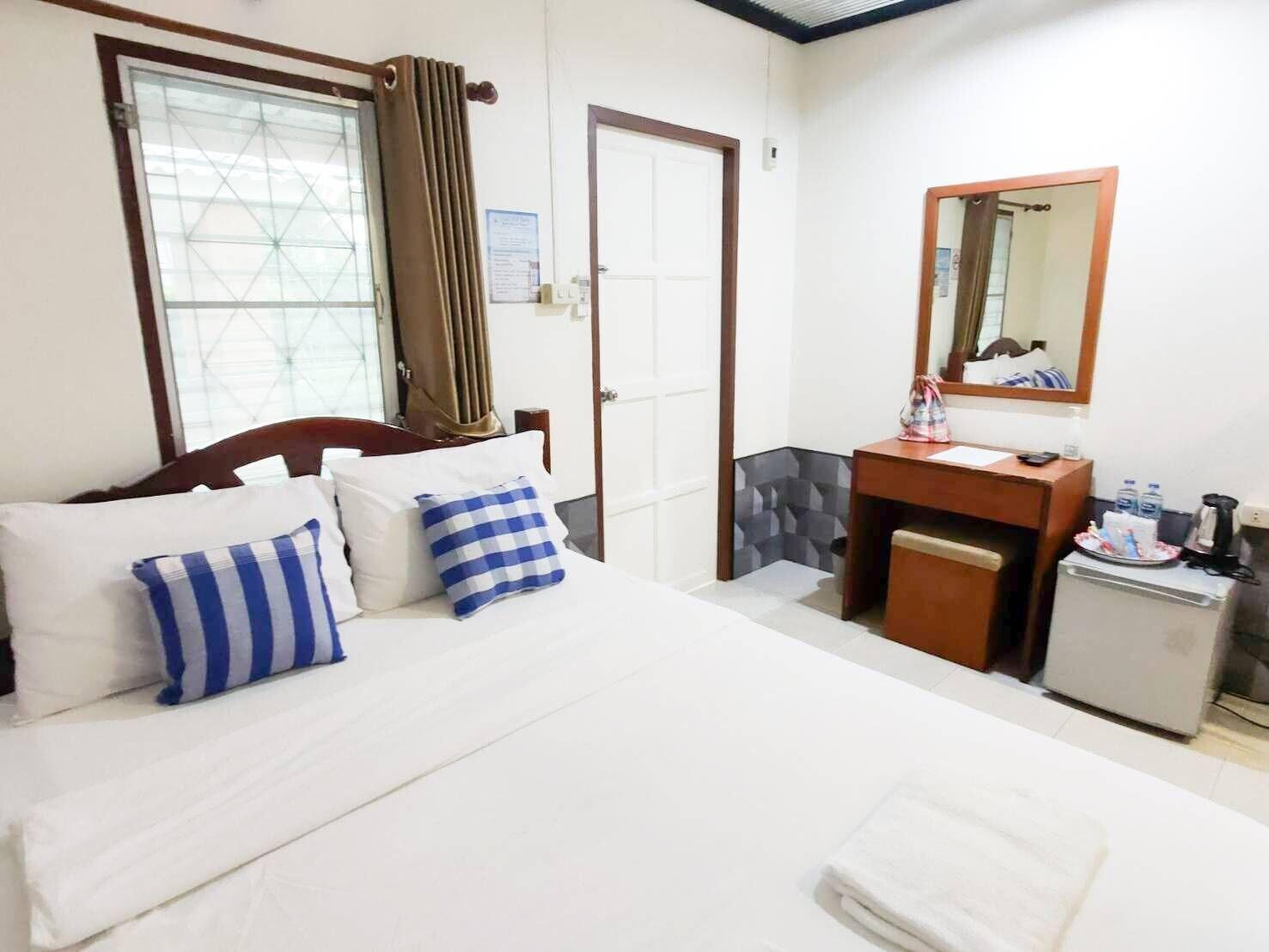 Samet Bellhouse Hotel Koh Samet Exterior photo